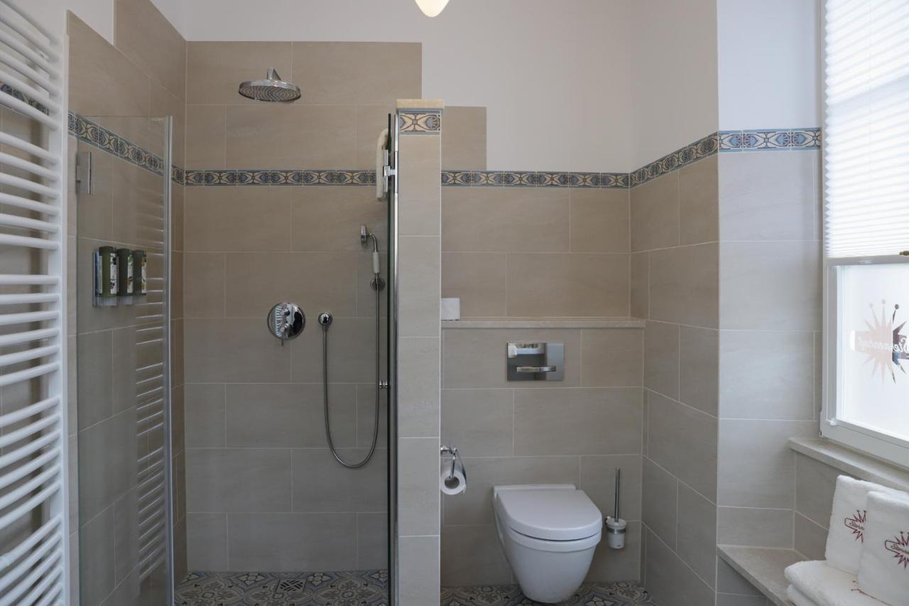 Boutique-Hotel Im Sternenhof グロースカールバッハ エクステリア 写真