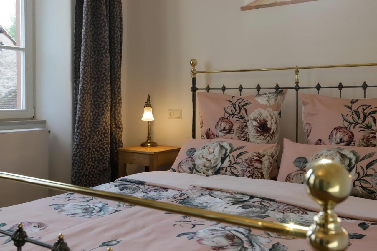 Boutique-Hotel Im Sternenhof グロースカールバッハ エクステリア 写真